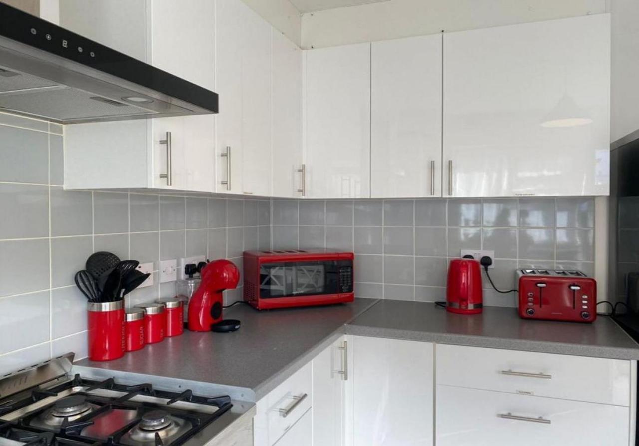 Stunning Four Bedroom House Close To Excel, O2 & Central London With Free Parking Exterior photo