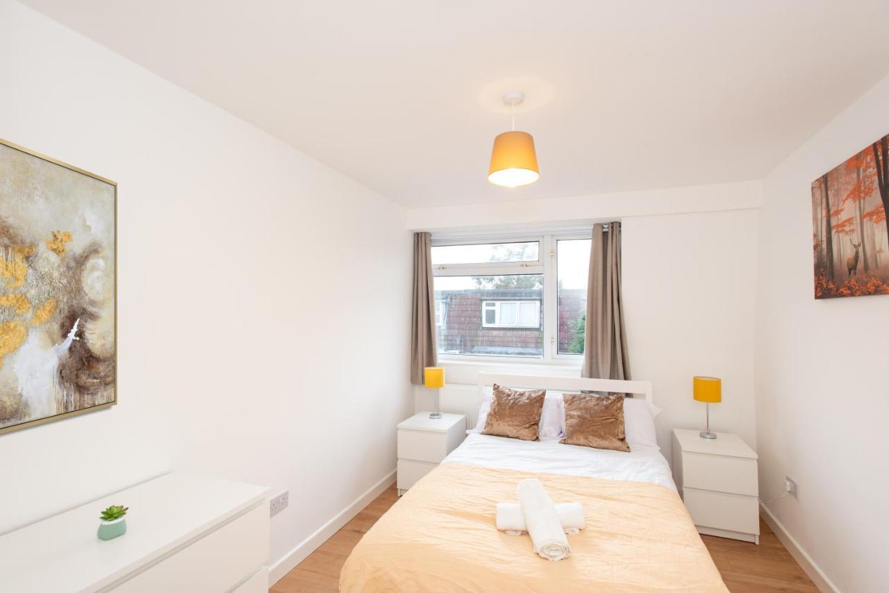 Stunning Four Bedroom House Close To Excel, O2 & Central London With Free Parking Exterior photo